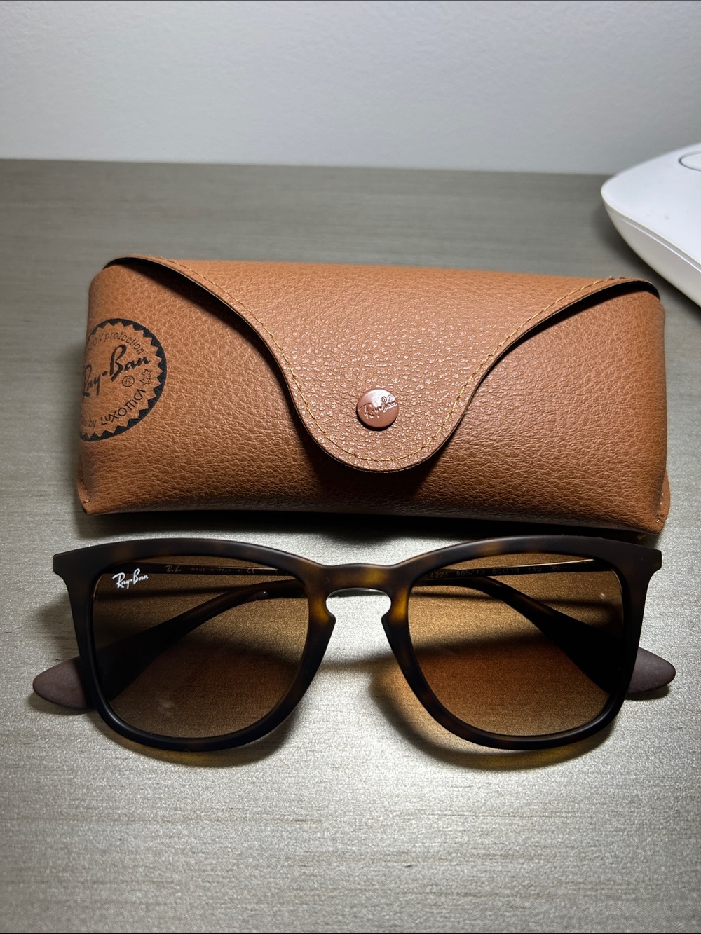 Ray-Ban Tortoise Brown Sunglasses with Brown Case
